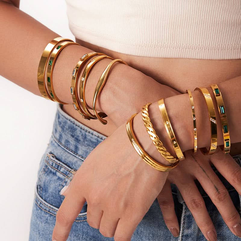 The Amora Emerald-Cut Bangle