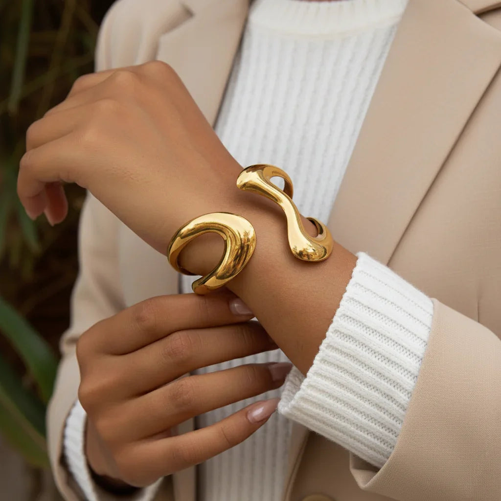Lulu Sculpted Gold Bangle