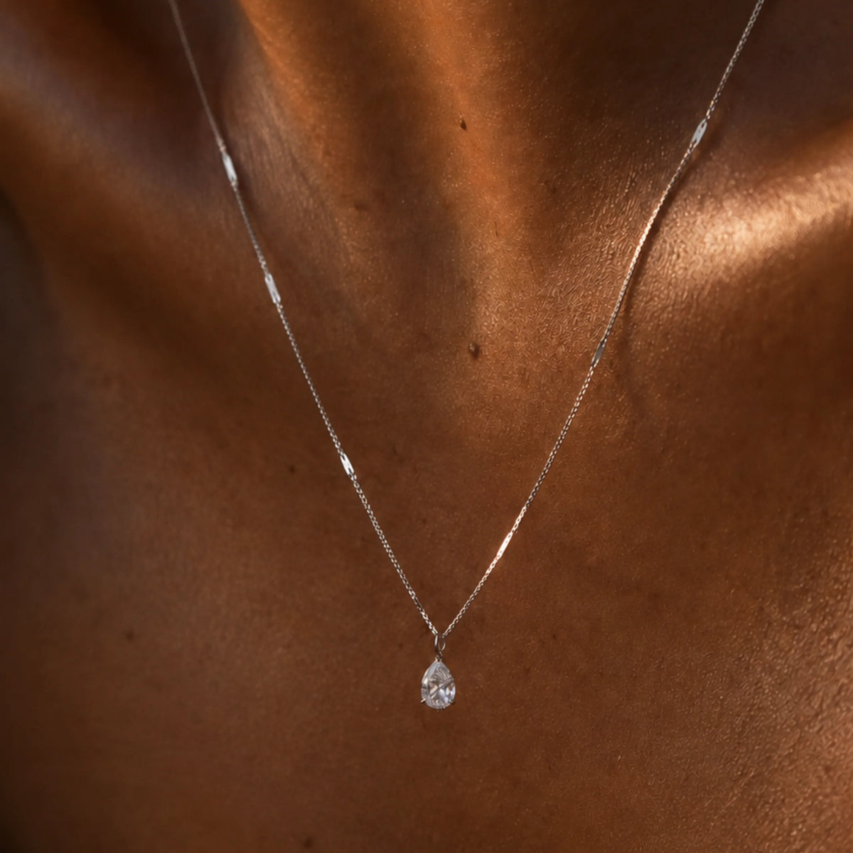 Auréa Drop Necklace