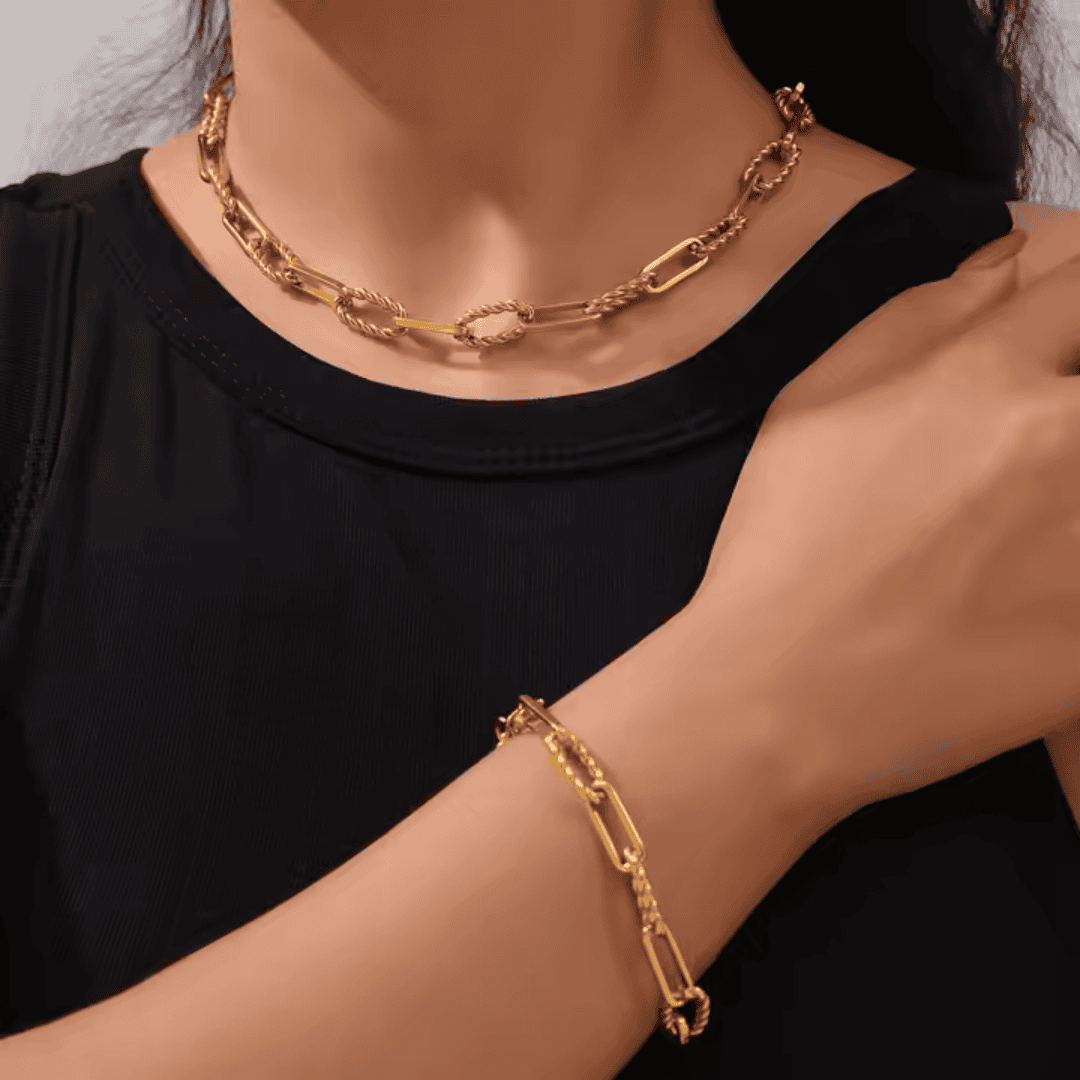 GOLDEN PAPERCLIP LINK