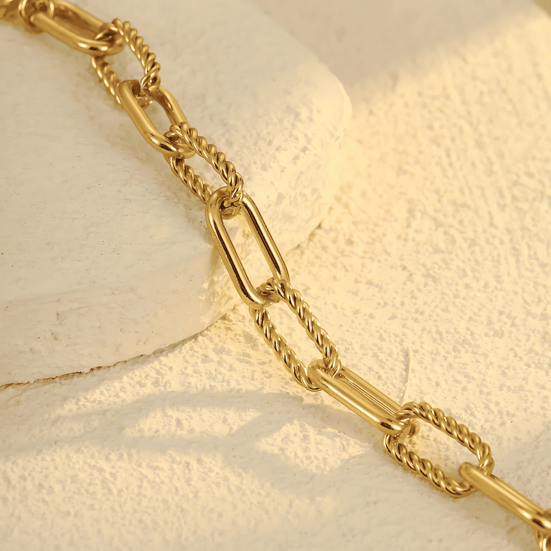 GOLDEN PAPERCLIP LINK