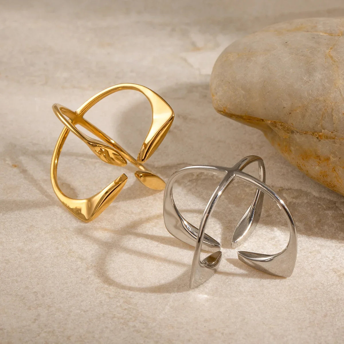 Four Points Ring