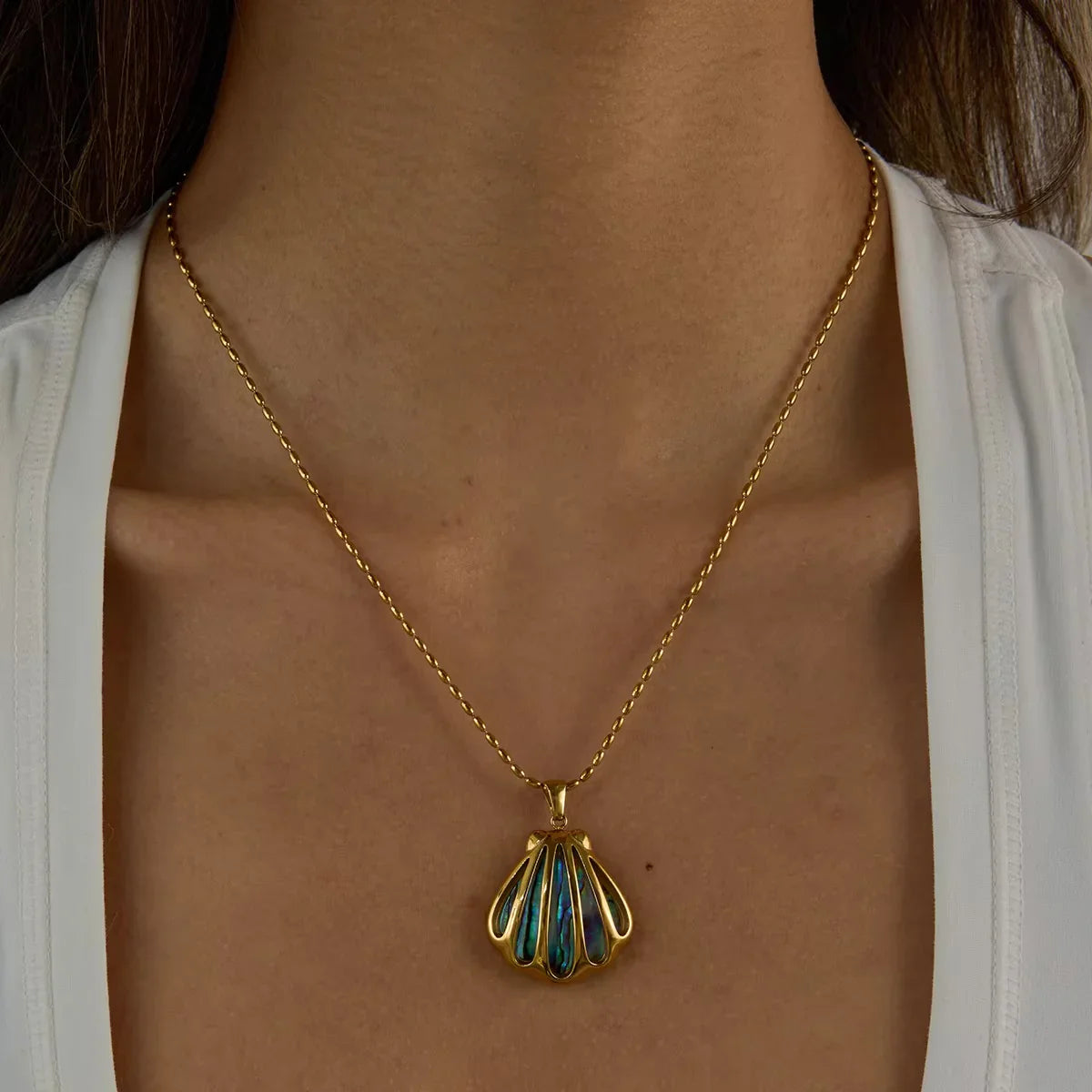 Nixie Gold Seashell Pendant