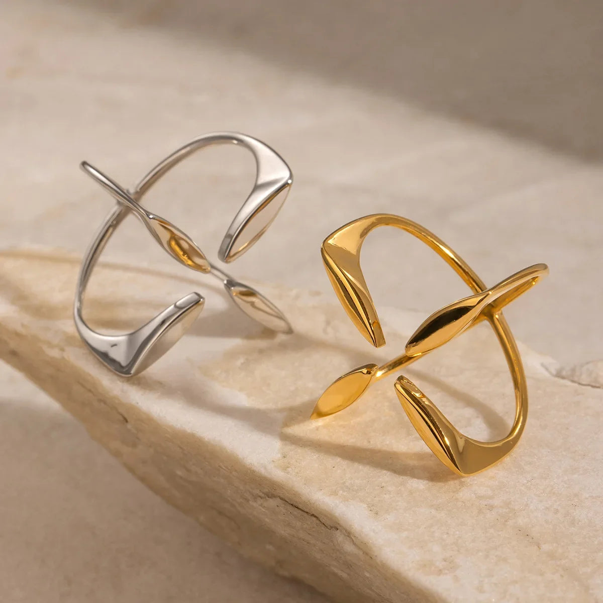 Four Points Ring