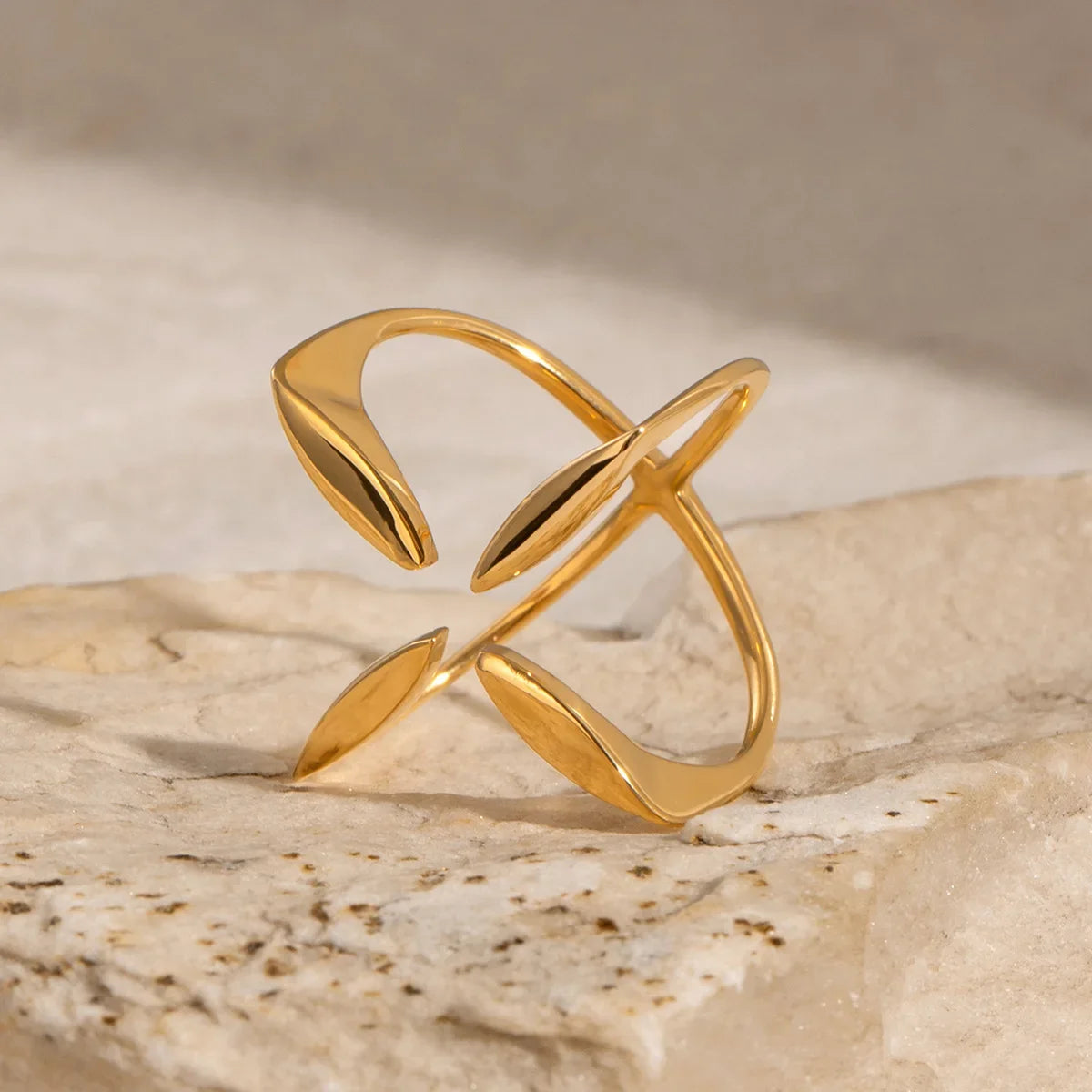 Four Points Ring