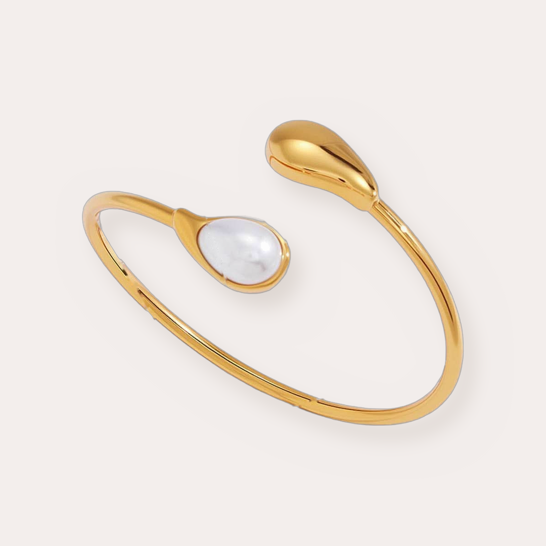 The Amora Toi et Moi Cuff
