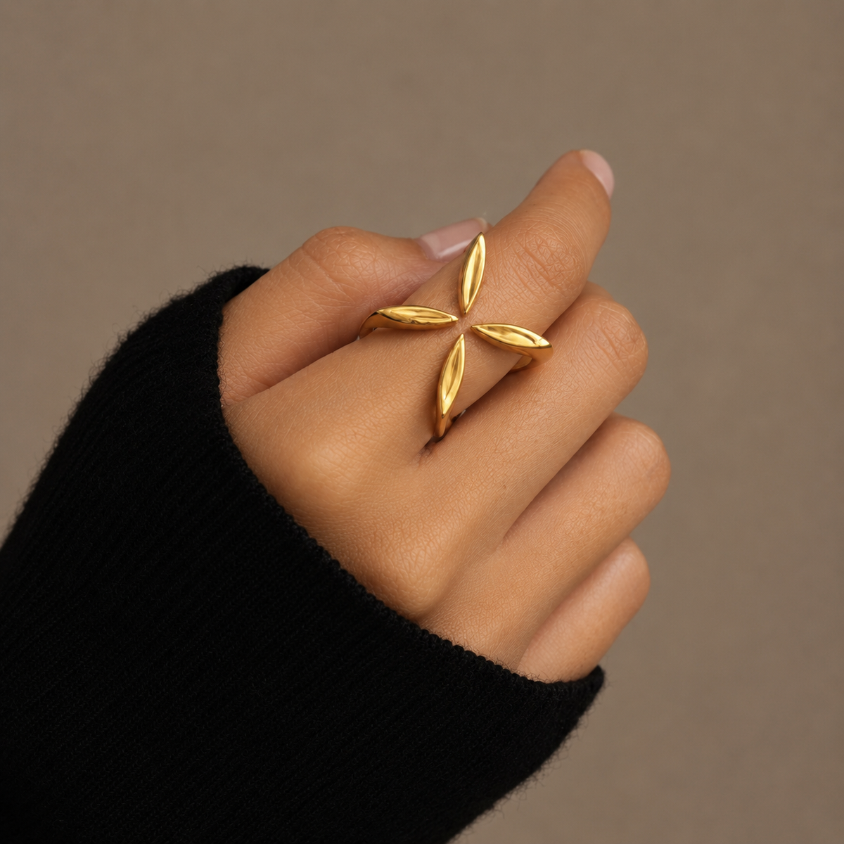 Four Points Ring